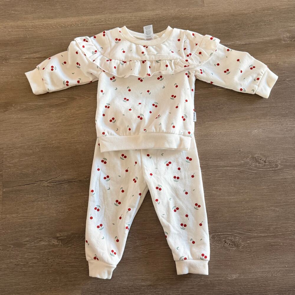 Badgley Mischka Girls Cherry White Sweat Suit Set Lounge 12-18 Months